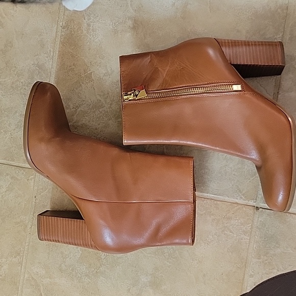 MICHAEL KORS FRENCHIE LEATHER BOOTIE SIZE 7 - Picture 5 of 12